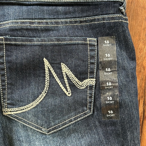 Maurices jeans 18 SHORT Ellie straight fit slim boot NEW with tags - Picture 4 of 4